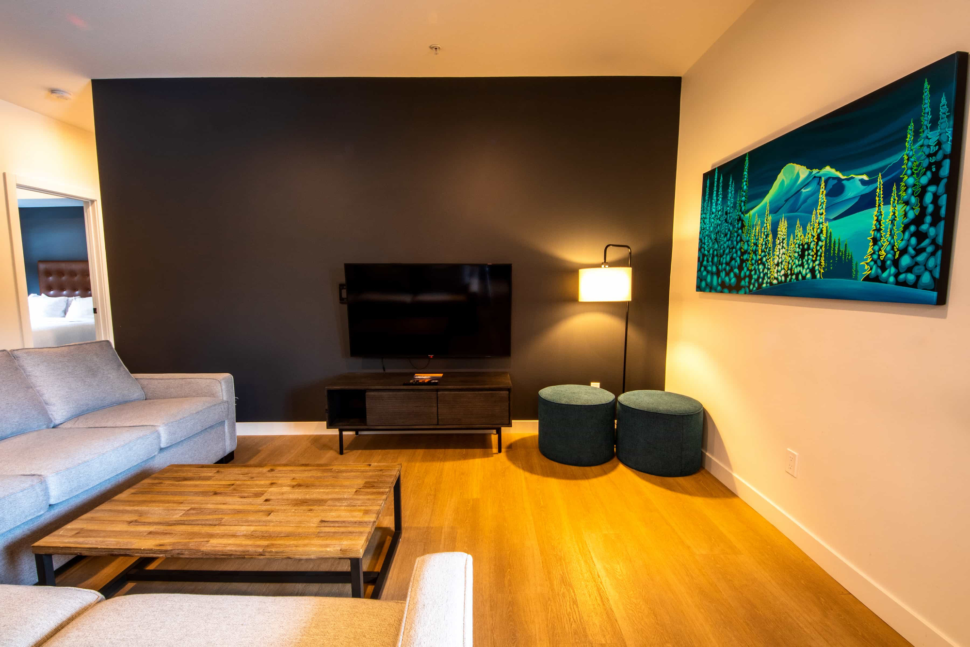 623b7bd23420ea01885145c4_Basecamp-Revelstoke-Resorts-three-bedroom-one-bunk-2022-12