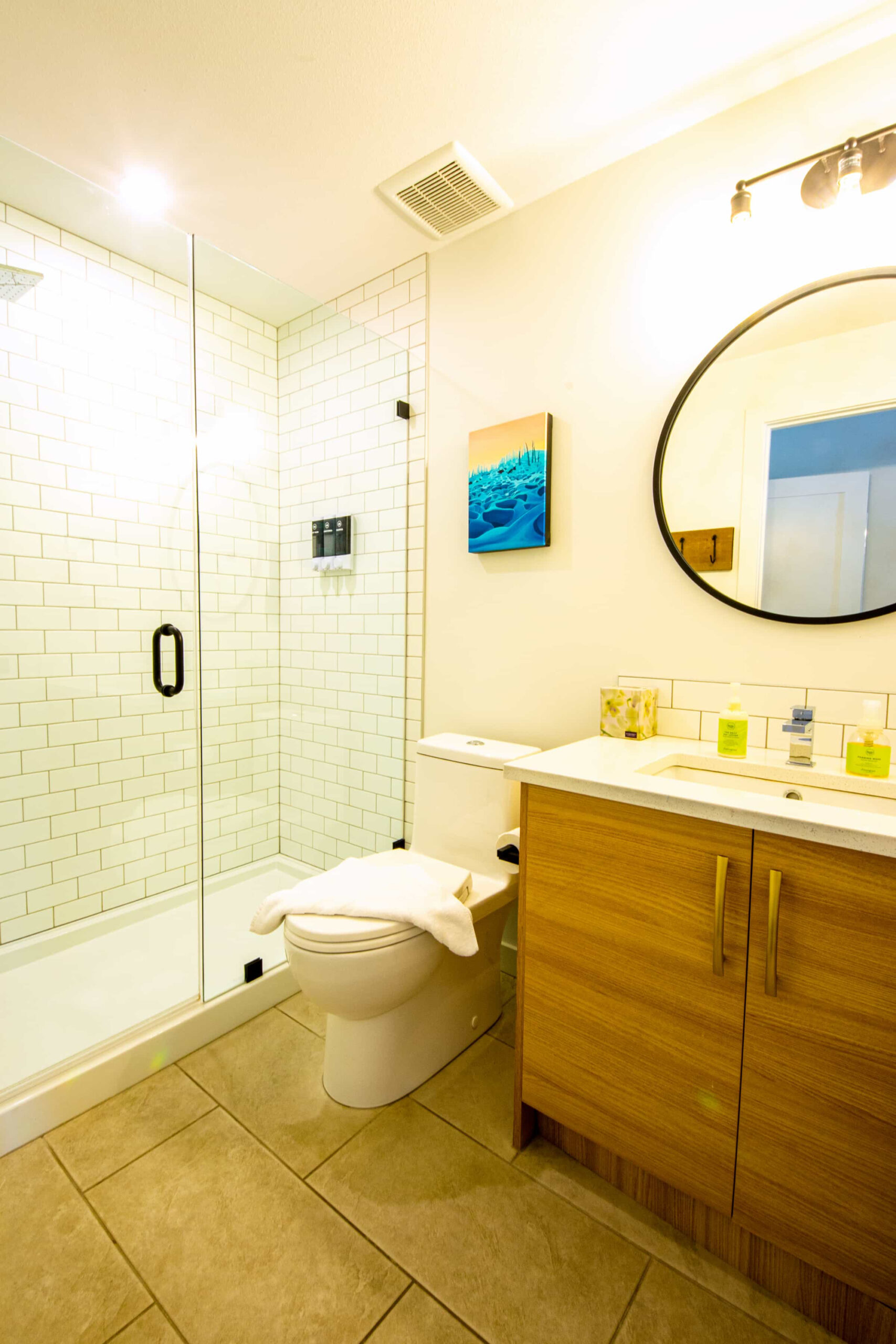 623b7bd315545e8c33fb3cee_Basecamp-Revelstoke-Resorts-three-bedroom-one-bunk-2022-11