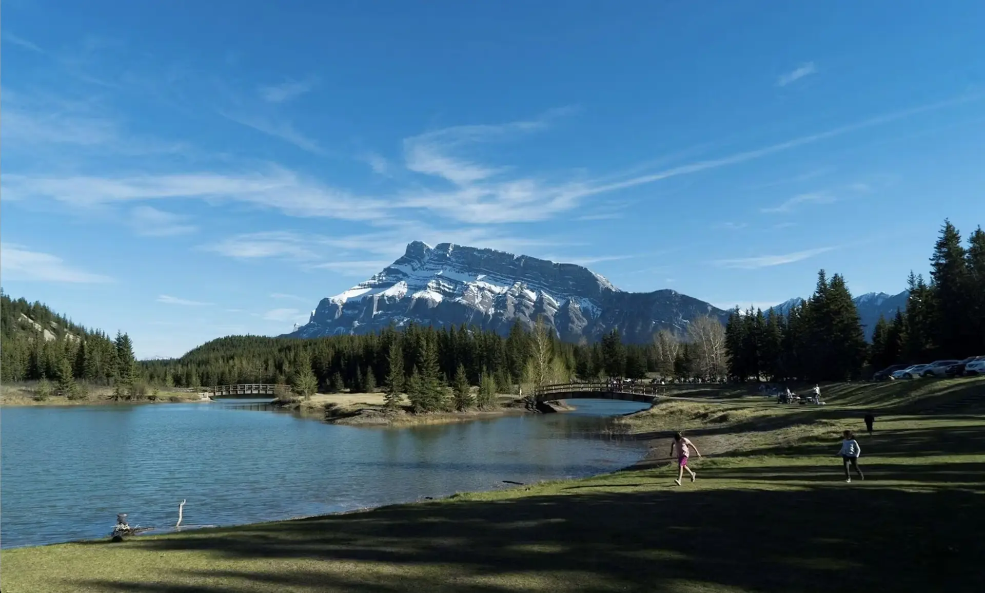 Plan your perfect road trip from Calgary to Banff with our curated local insights on must-see gems