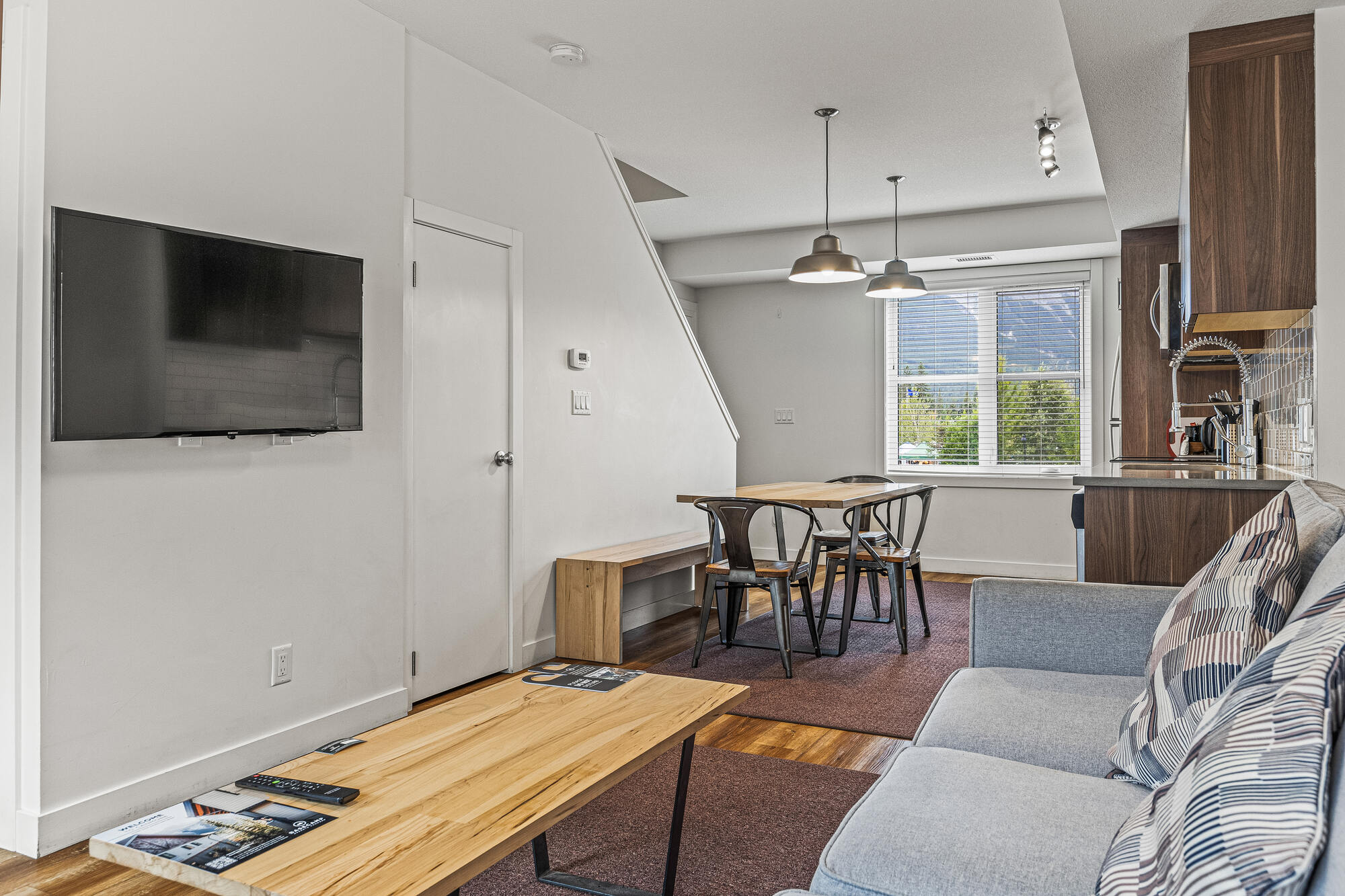 9adf5ec0-35c4-464d-a91c-1a3aee279220