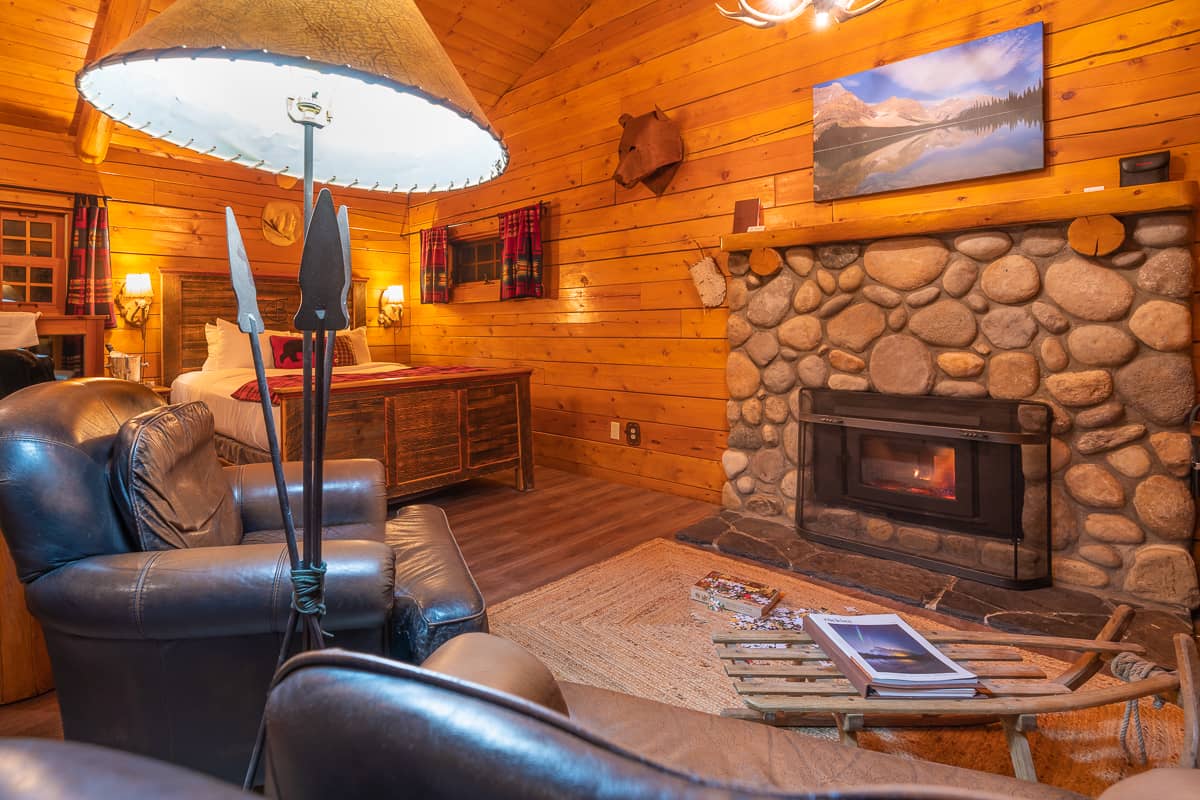 Baker-Creek-Trapper-Cabin-Nick-Fitzhardinge-Low-Res-42