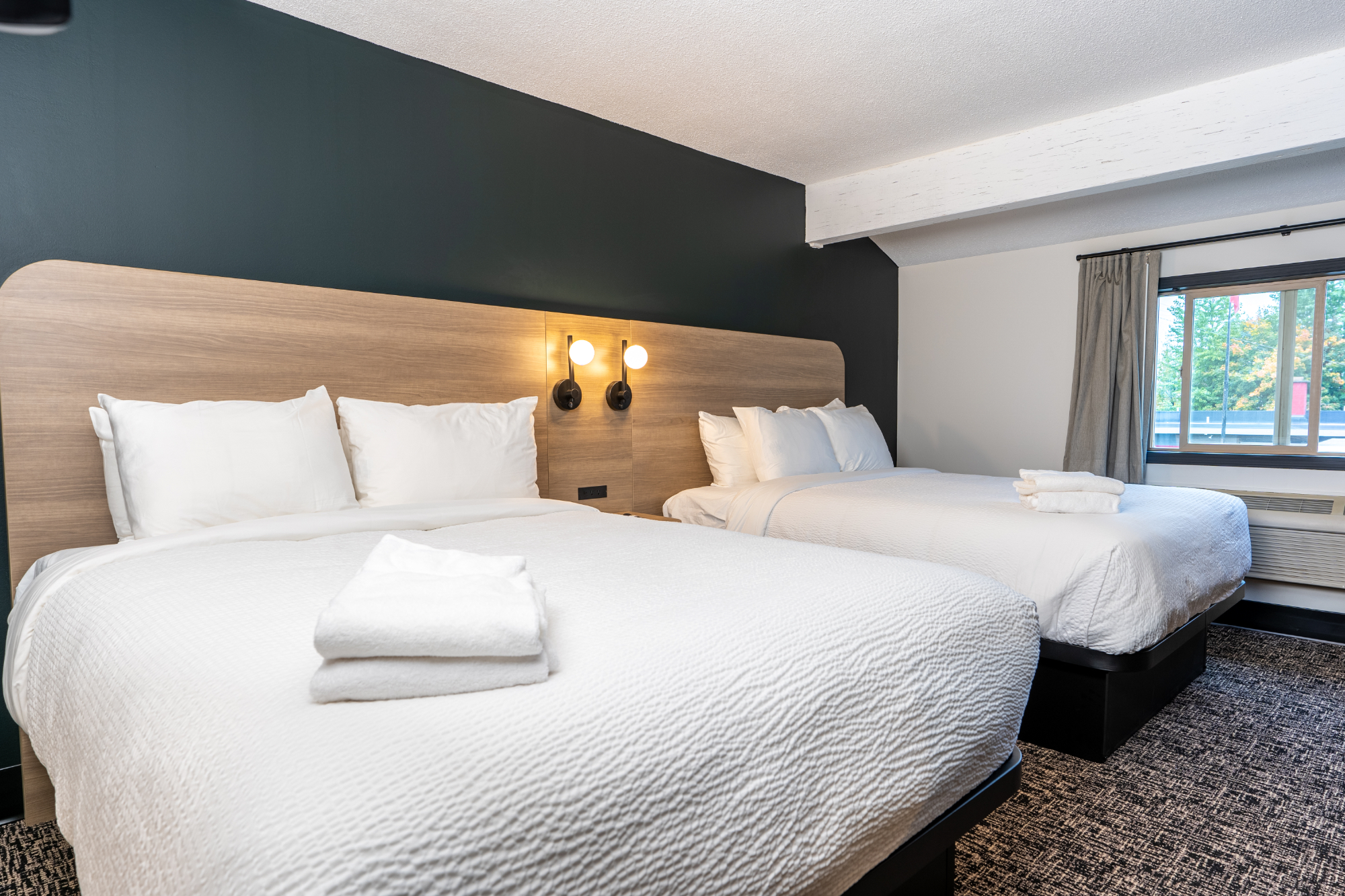 Double Queen (3 of 7)