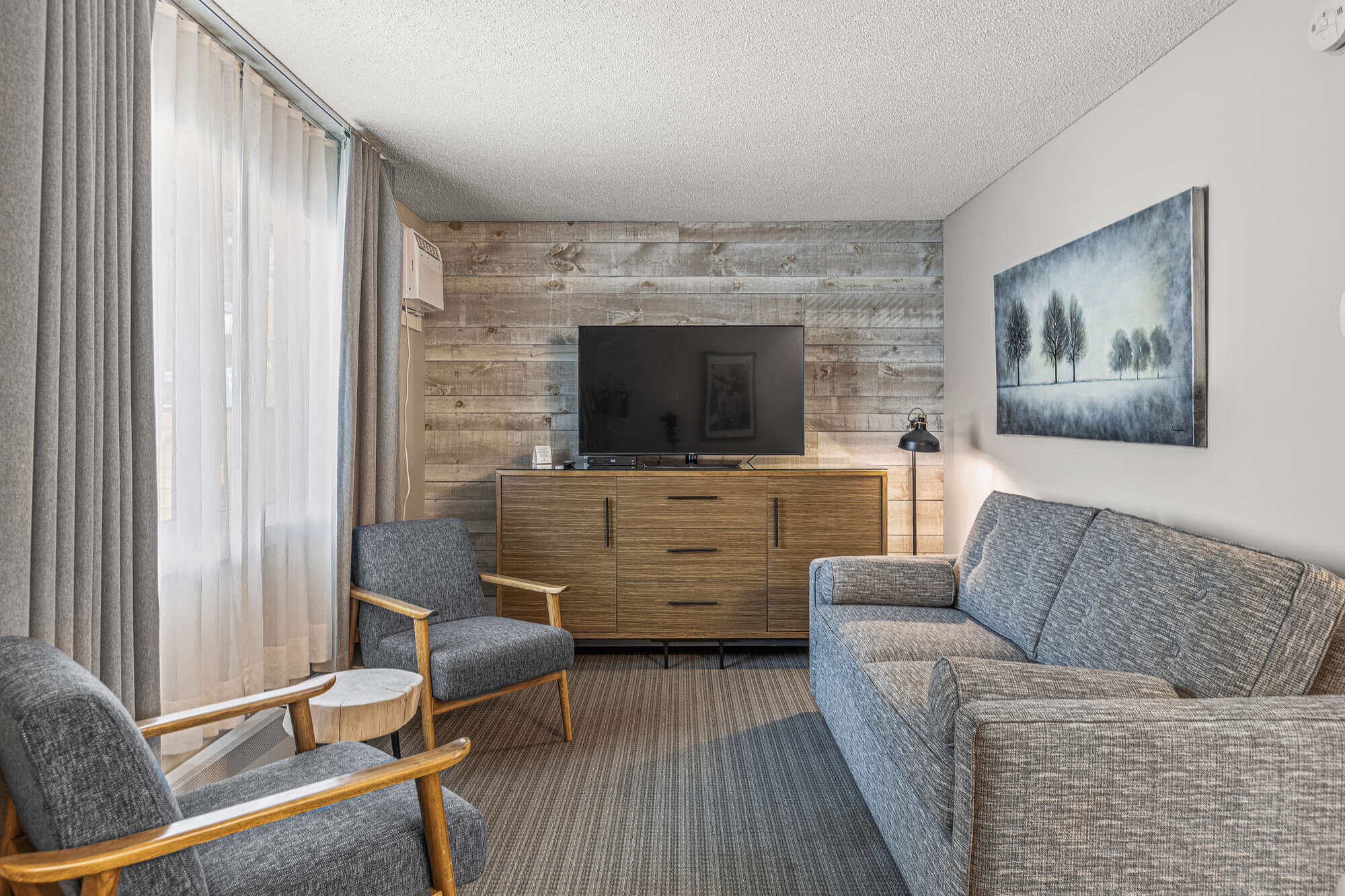 Lamphouse-queen suite-5