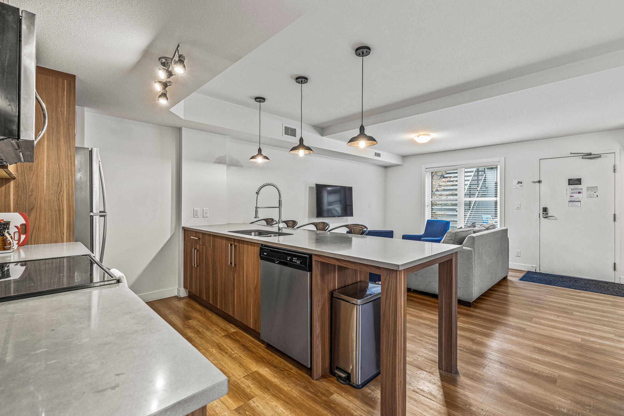 d7a75cc7-07ac-46d0-9703-75cc3e150603