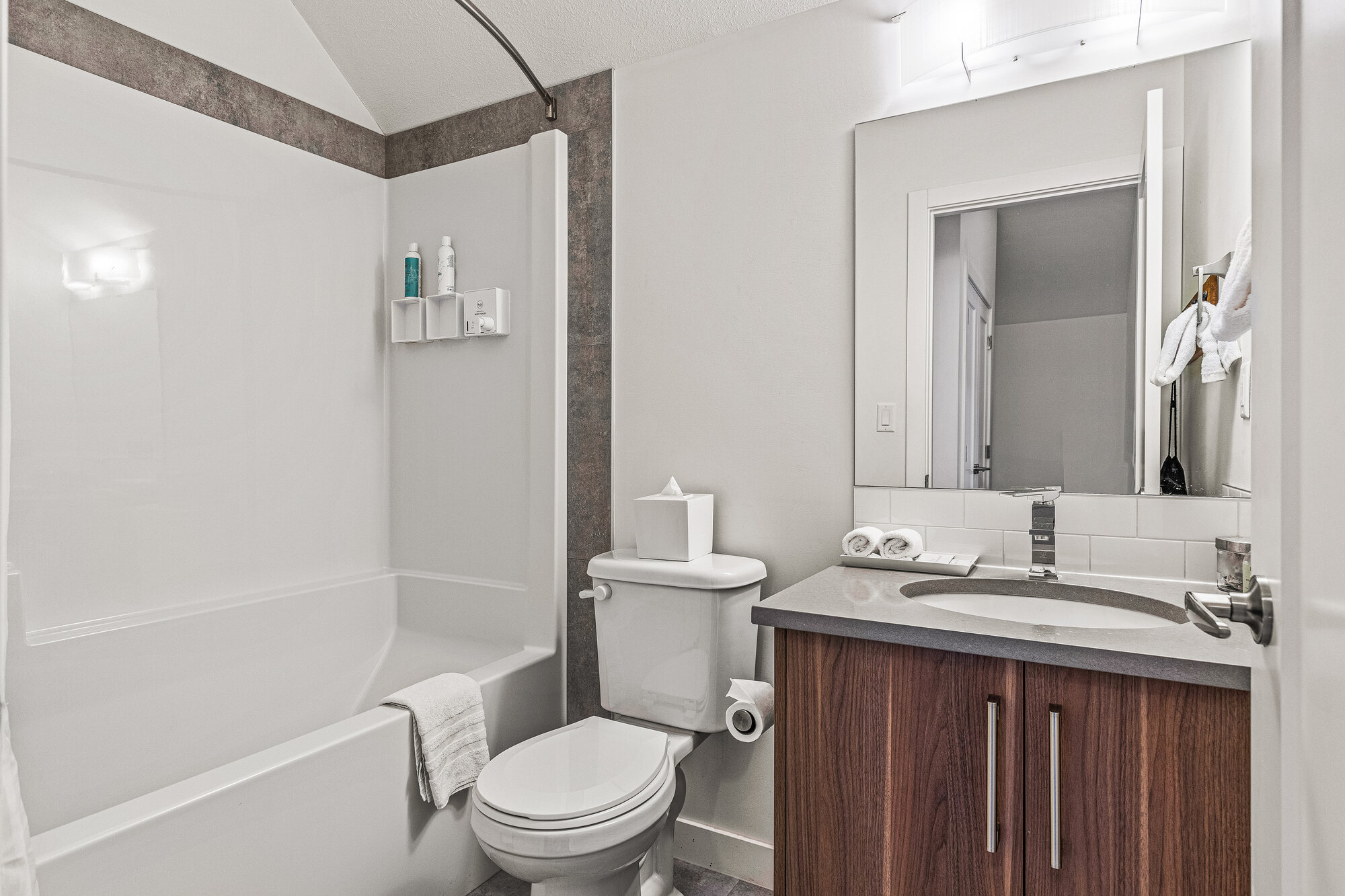 dbbb4110-c089-44e8-b752-15b27e5d38ce