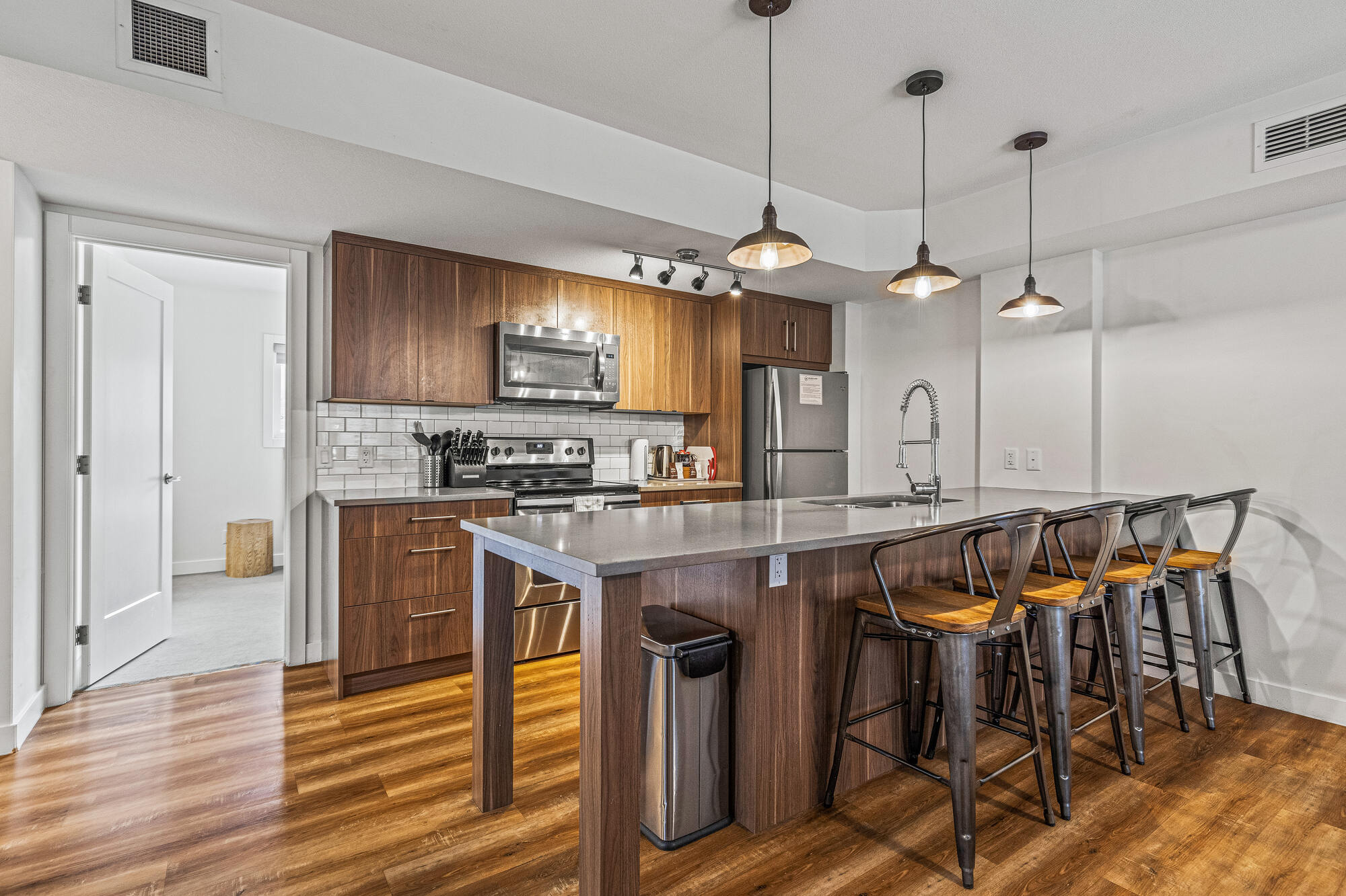 e62fe299-84a8-40c4-8fcc-3c3f9df271f1